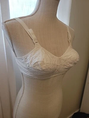 Vintage Bi-Flex 50s Eyelet Cotton Bra 34B  - Image 1 of 4