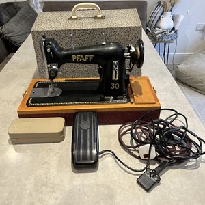 German Pfaff 30 Heavy Duty Semi Industrial Leather Upholstery Sewing Machine - Picture 1 of 9