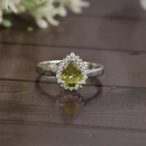925 Sterling Silver 8x6mm Pear Cut Green Peridot Diamond engagement Ring - Picture 1 of 4