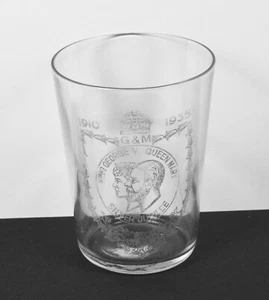 Lovely 1935 Etched Glass Beaker George V & Mary Silver Jubilee 1910-1935 - Picture 1 of 4