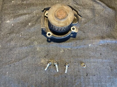 Bomba de água e parafusos 12-15 Fiat 500 Dodge Dart FIRE Turbo 1.4L 55221397 - Imagem 1 de 4