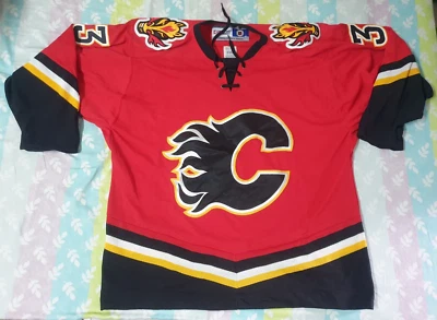 Calgary Flames Dion Phaneuf #3 Hockey-NHL CCM Jersey SizeL - Image 1 of 4