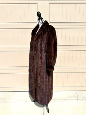 Vintage Graggs of Wichita Luxurious Real Fox Fur Coat with Hook and Loop Closer - Image 1 of 4