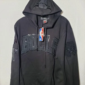 Chicago Bulls Hoodie Mens XL NBA Basketball Six Time Champions Pro Standard - Picture 1 of 10