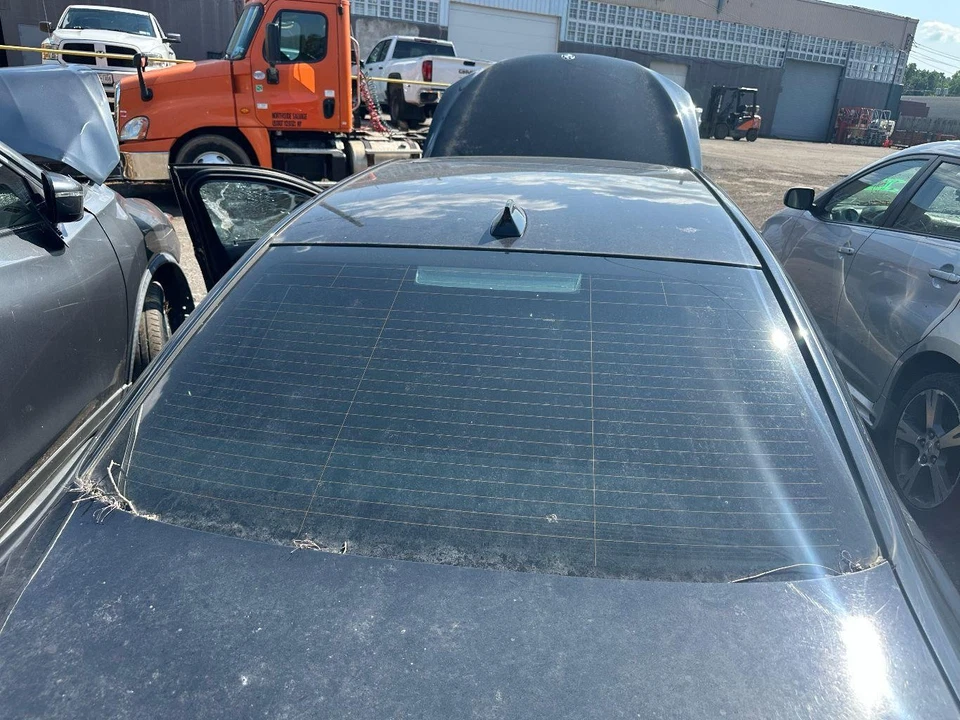 11 12 BMW ACTIVEHYBRID 7 Back Glass/window - Image 1 of 1