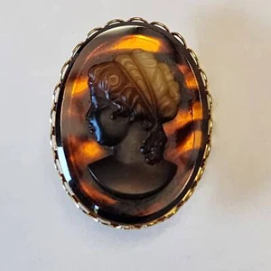 Spilla ovale vintage cammeo ambra/marrone tono oro - Foto 1 di 5