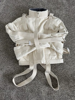 Chaqueta recta forrada de piel fetiche bondage Foto 1 de 4