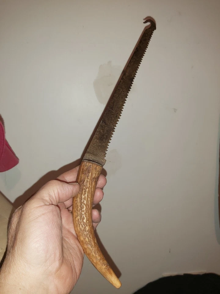 LONGUE SCIE ANCIENNE A GUICHET XIXEME FORGEE MAIN CHARPENTIER OU CHAUMIER - Photo 1/4