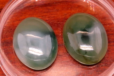 Lote de gemas chinas talladas corte jade forma ovalada 18 x 13 mm piedras preciosas 2 piezas 60-25 Foto 1 de 2