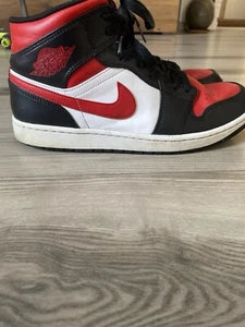 Air Jordan 1 Mid Black Fire Red - Bild 1 von 4
