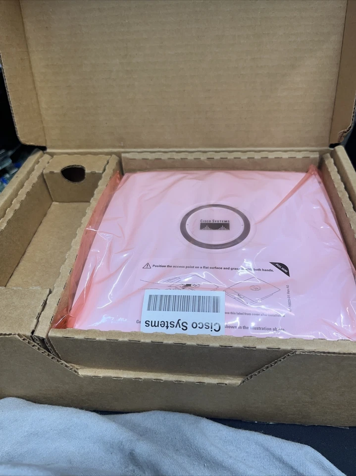 Cisco AIR-AP1131AG-A-K9 Aironet 1131AG Wireless Access Point - Image 1 of 1