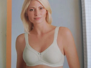 SUSA  Topsy - WEISS -  BH ohne Bügel - Gr. 85A - 100D nahtlos vorgeformte Cups - Bild 1 von 3