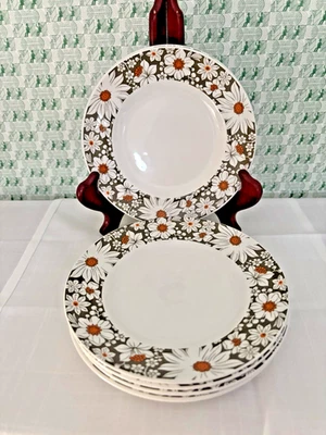 Vintage Midwinter pottery ‘Michaelmas’ side plates X 6 7in Jessie Tate 1970s - Image 1 of 4