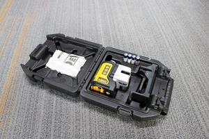 DEWALT DW089K 50 ft. & 165 ft. Red Self-Leveling 3-Beam Cross Line Laser Level - Picture 1 of 4