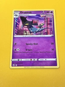 Pokemon TCG 2021 Espada Escudo Fusión Golpe Común No Holo Drakloak 129/264 - Imagen 1 de 1