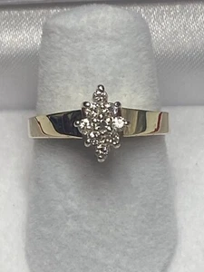 14k gold ring with marquise shaped diamond cluster ( 1/5 ct tw ) - Picture 1 of 10