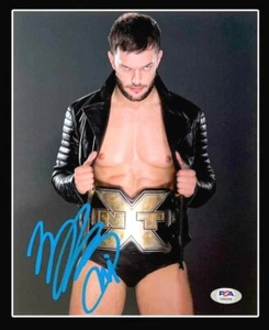 FOTO FIRMADA A MANO WWE FINN BALOR 8X10 AUTOGRAFIADA CON PRUEBA Y PSA ADN certificado de autenticidad F1 - Imagen 1 de 3