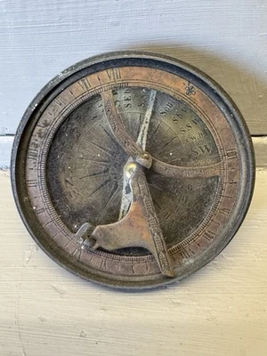 Reloj de sol y brújula de aspecto vintage con acabado en bronce - Decoración del hogar Foto 1 de 4