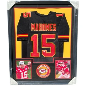 Camiseta firmada por Patrick Mahomes enmarcada #15 Kansas City Chiefs autografiada certificado de autenticidad holo - Imagen 1 de 17
