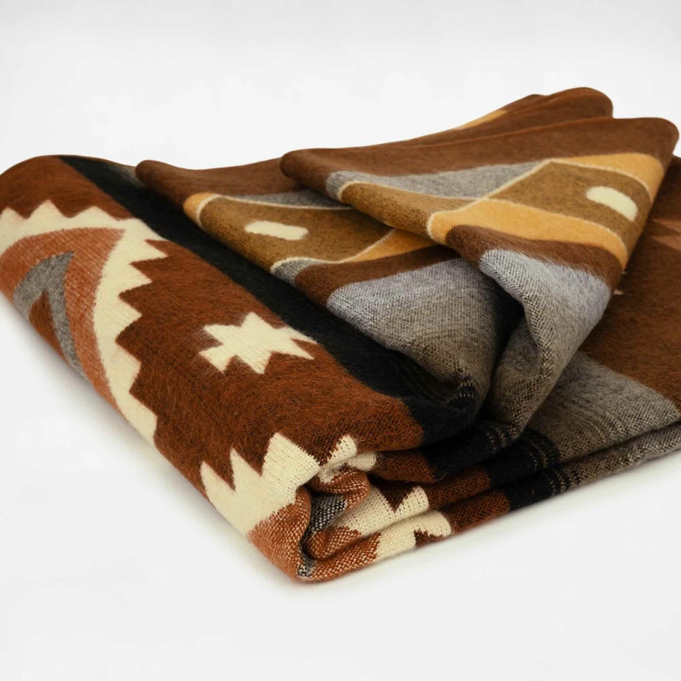 EXTRA LARGE THICK SOFT & WARM ALPACA WOOL BLANKET 90x76" AZTEC GEOMETRIC PATTERN - Image 1 of 4