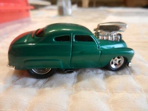 MUSCLE MACHINES - 2002 - '49 MERCURY - 1:64 DIECAST - GREEN - Picture 1 of 6