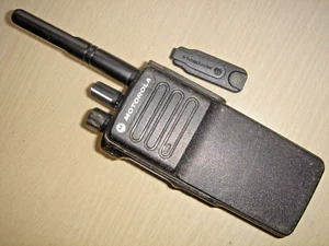 Motorola DP4400e UHF 403-527MHz DMR Digital c/w battery, antenna & beltclip - Zdjęcie 1 z 9