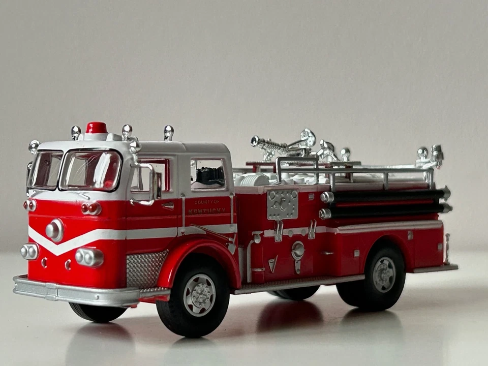 1971 Seagrave K-Type Pumper USA Fire Brigade Truck Model Diecast Amercom 1:64 - Image 1 of 4