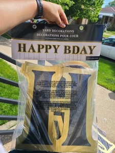 HAPPY BIRTHDAY Gartenschild 14" mit Metallpfählen Party Deko schwarz gold NEU - Bild 1 von 5