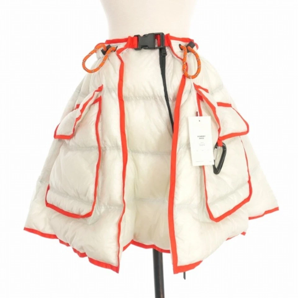 Mosquetón falda plumón DSQUARED DSQUARED2 22AW 38 blanco S72AM0981 usado doméstico 65 Foto 1 de 4