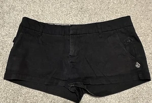 VTG VOLCOM  Booty Shorts Low Rise Black Chino Style Size 5 W31.5 Low Rise Read - Picture 1 of 12