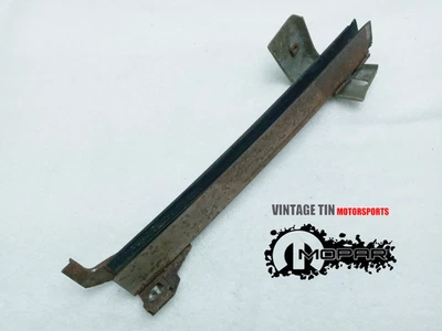 1972 DODGE DART DOOR GLASS UP WINDOW GUIDE TRACK RH RIGHT PASSENGER SIDE — 第 1/3 张图片
