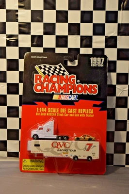 1997 Racing Champions Geoff Bodine QVC #7 Stock Car And Can With Trailer 1:144 - Image 1 of 4