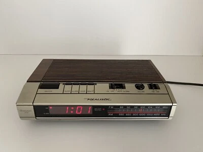 Vintage Realistic Chronomatic 252 Model 12-1560 AM FM Radio Alarm Clock Wood Tes - Image 1 of 4