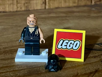 LEGO Star Wars Vintage 2010 Darth Vader Battle Damaged (sw0283) Excellent Cond. - Image 1 of 3
