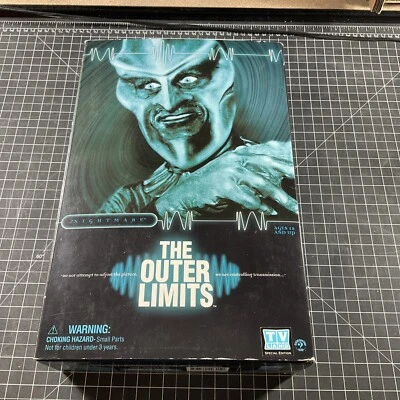 Sideshow THE OUTER LIMITS Ebonite Interrogator 12" FIGURE NIB - Image 1 of 4