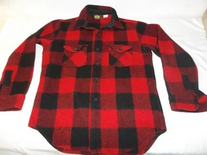 Vtg WOOLRICH MADE IN USA BUFFALO PLAID RED BLACK 2 POCKET WOOL SHIRT Size M - Picture 1 of 11