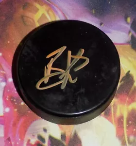 Puck da hockey bianco firmato Brett Kulak Edmonton Oilers - Foto 1 di 1