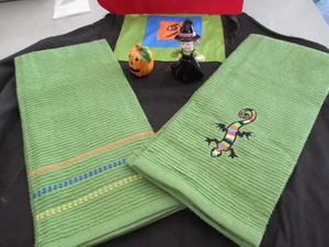 Halloween witch & Pumpkin  Salt & Pepper Shakers  & 2 new cotton towels 1 apron - Picture 1 of 12