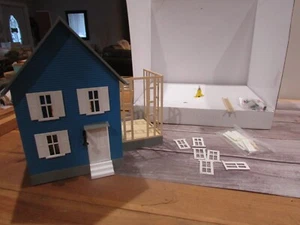 O-O27 Scale Model Power Built up Building #6352 Mr Rogers House C0459 - Picture 1 of 6