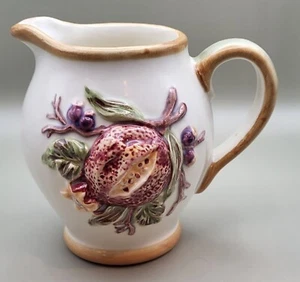 Figi Vintage Milchkännchen Krug Keramik geprägt Obst 12 Flüssigunzen - Bild 1 von 14