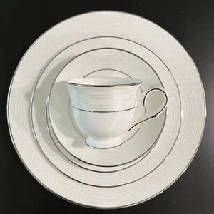 LENOX Opal Innocence Stripe ONE 5-Piece Place Setting NEW WITH TAGS - Picture 1 of 6