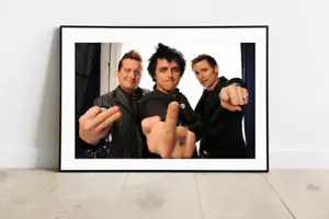 Green Day Giving The Finger Poster - Grunge Print - 930 - Bild 1 von 5