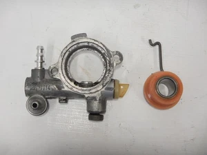Genuine OEM Stihl 034, 036 Oiler Pump with Drive Gear - Picture 1 of 4