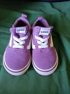 Size 6 - VANS For Toddlers slip ons no tie - Picture 1 of 6