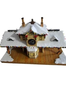 2004 Hawthorne Village NFL Saint Louis Rams Lighted Train Station - Picture 1 of 10