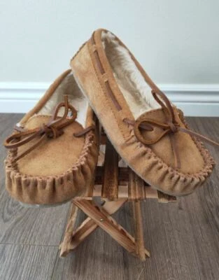 Nuevas pantuflas de gamuza MINNETONKA Kayla II 40192 Foto 1 de 4