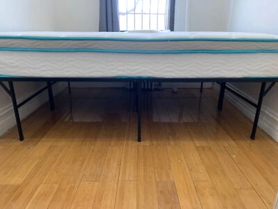 Colchón híbrido Linenspa de 10 pulgadas de espuma viscoelástica y muelles internos - sensación media llena Foto 1 de 4