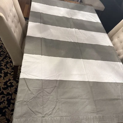 "Cortina de ducha West Elm 100 % algodón 72x74"" gris/blanco rayas horizontales" Foto 1 de 4