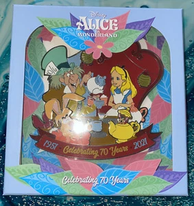 Disney Alice im Wunderland 70th Anniversary Jumbo Pin Limited Edition 2000 Neu in OVP - Bild 1 von 3