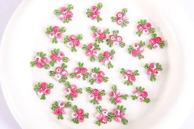 3/4"wide embroidered roses sew on appliques price for 10 pc - Image 1 of 1